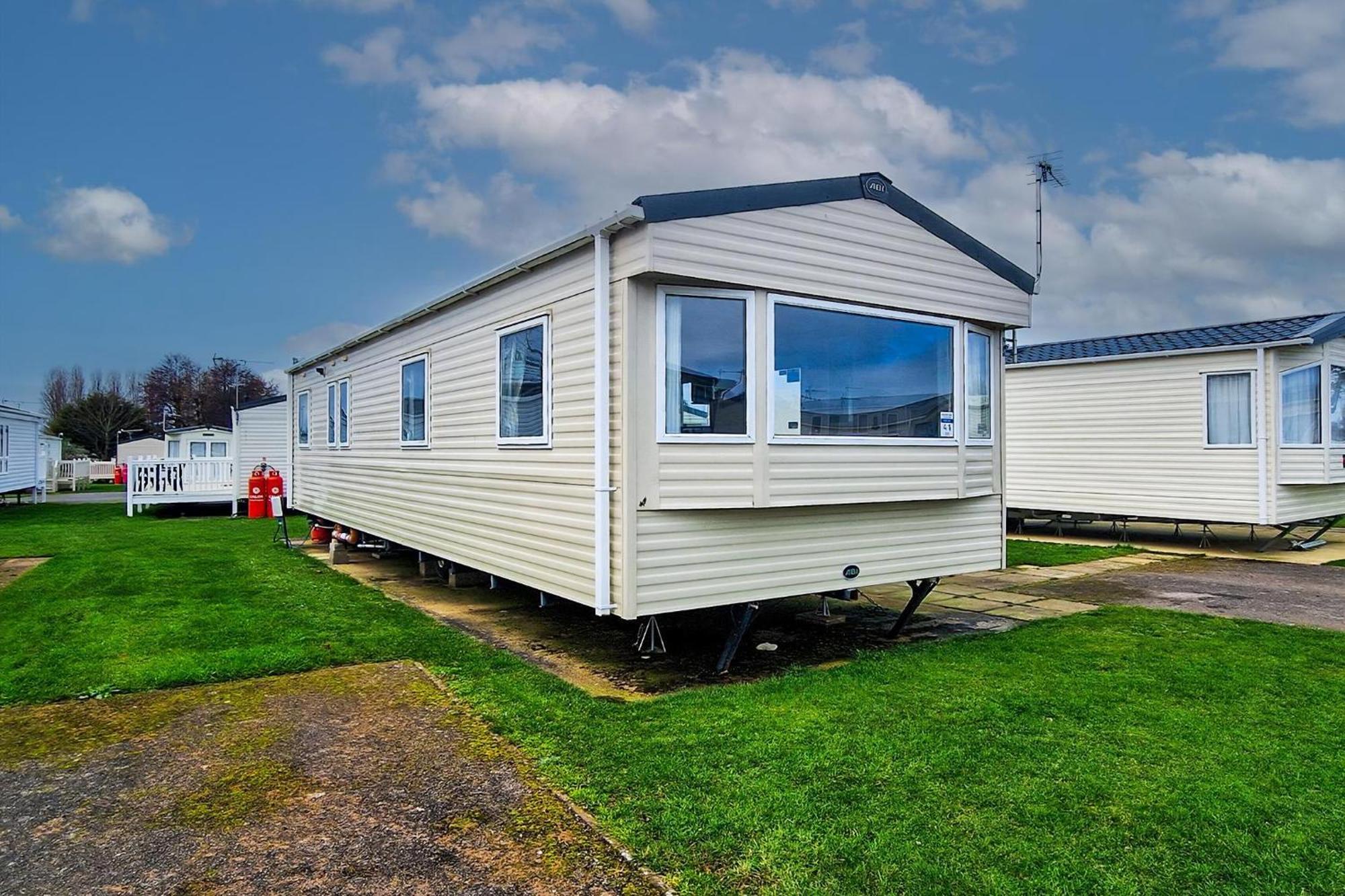 8 Berth Caravan For Hire At Manor Park Near To A Great Beach Ref 23041C Hunstanton Exterior foto